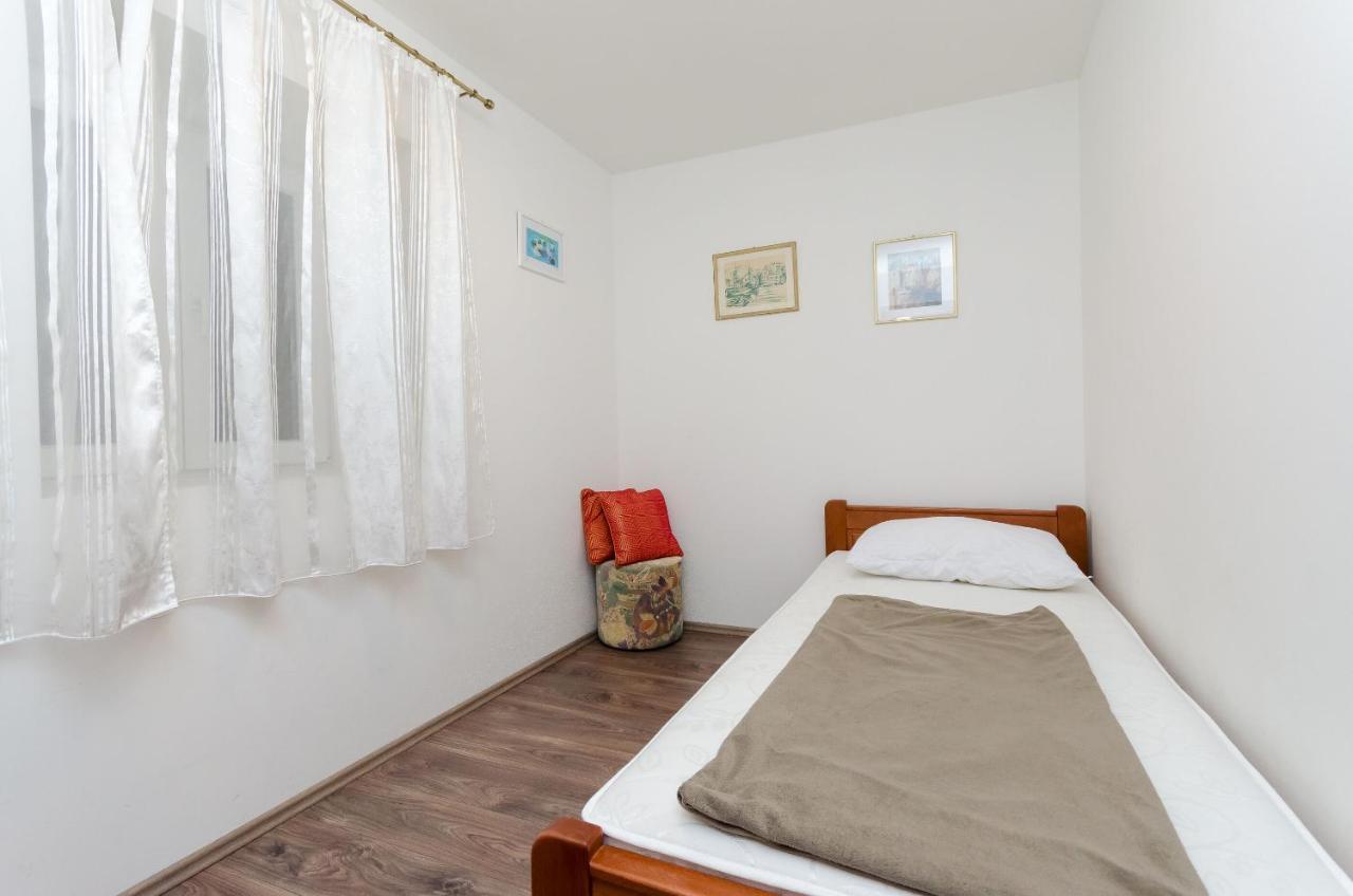 Apartment Jasna By The Sea Baška Екстериор снимка